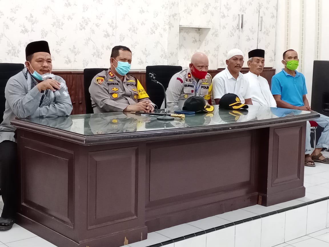 Razia Pekat Polres Batu Bara Amankan Pemilik Warung Miras - Mutiara Indo TV